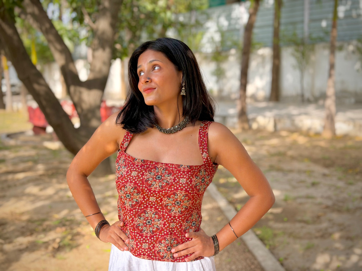CHAKORI SQUARE NECK SLIT TOP.