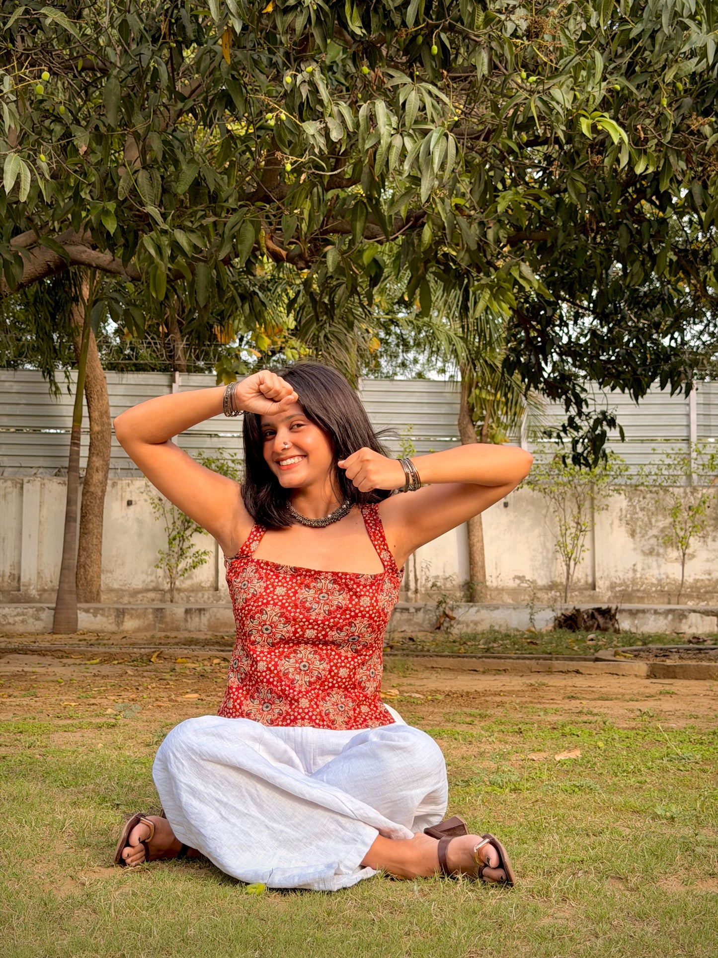 CHAKORI SQUARE NECK SLIT TOP.